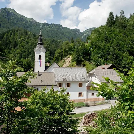 Apartmaji Utrinek, Apartma Salon * Podbrdo